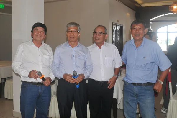 Chuẩn bị văn nghệ tại buổi họp mặt trường 10/10/2026
